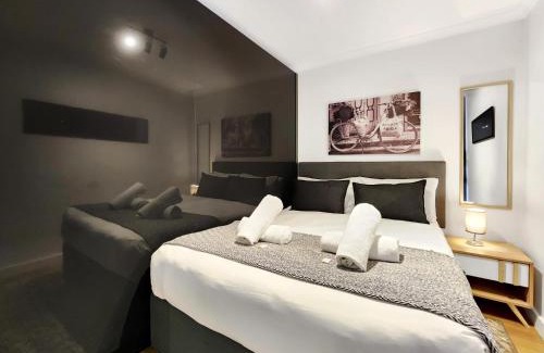 Claremont Apartment | Newlands Peak Modern 1BR - Pool Gym Workspaces