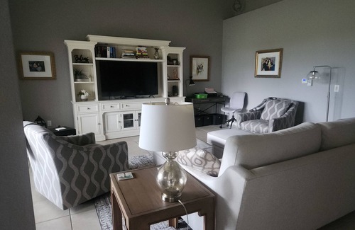 Grandezza Condo | Newly available condo in much desired Grandezza community