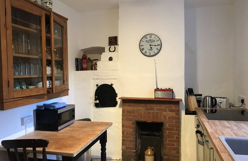Thursford Cottage | Newly available: Quiet Cottage With Large Garden near Coast