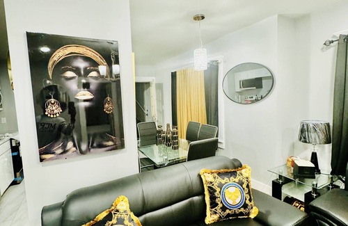 Springfield House | Newly Beautiful renovated first floor apartment getaway