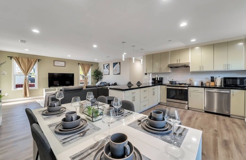 San Jose House | Newly built 2,100 sqft home 6br and 5ba in Willow Glen