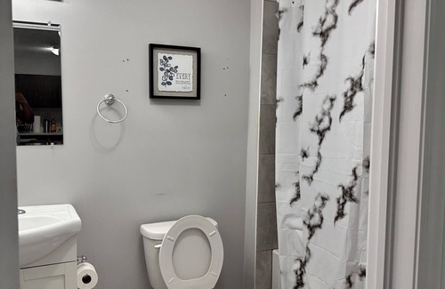 Welland Apartment | Newly built 2-Bed Apartment close to Niagara Falls