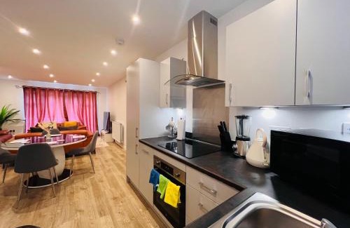 Stone House | NEWLY BUILT 2 BEDROOMS SERVICE APARTMENT in DARTFORD