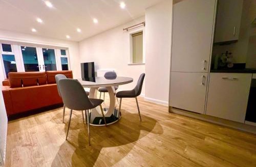 Stone House | NEWLY BUILT 2 BEDROOMS SERVICE APARTMENT in DARTFORD