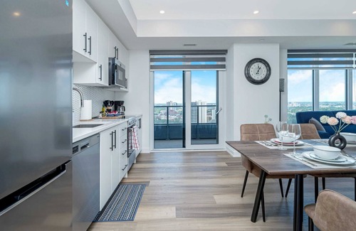 Kitchener Apartment | Newly Built 22nd Floor Condo w Stunning Views