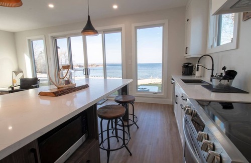 Port McNicoll House | Newly Built 3 bedroom Beachfront Home