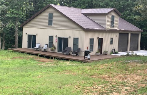 Benton House | "NEWLY BUILT" 3 Bedroom/2Bath House on the Lake