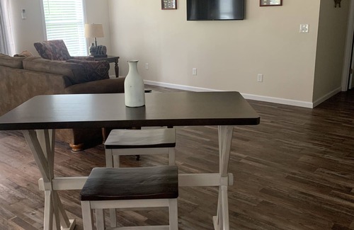 Benton House | "NEWLY BUILT" 3 Bedroom/2Bath House on the Lake