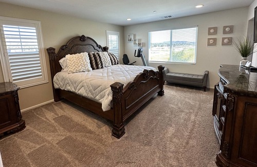 Lake Elsinore House | Newly Built 4 Bedroom 2.5 Bath Pool/Spa House near Temecula Vineyards