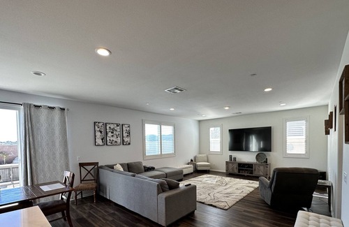 Lake Elsinore House | Newly Built 4 Bedroom 2.5 Bath Pool/Spa House near Temecula Vineyards