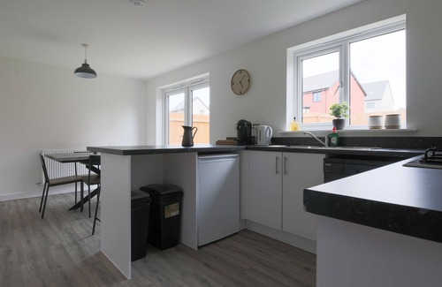 Old St Mellons House | Newly Built 4Bed House 15 mins to Newport/Cardiff