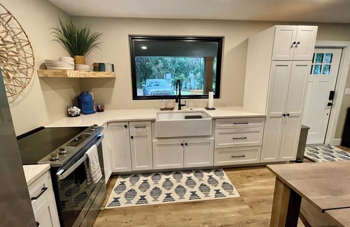 Palatka House | Newly built, charming cozy and quiet river home