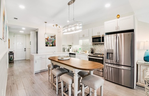 Gulf Place Condo | Newly built condo with WiFi, shared pools, hot tub, & private beach access