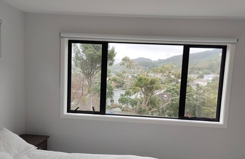 Tawa House | Newly Built comfortably home in Wellington Tawa