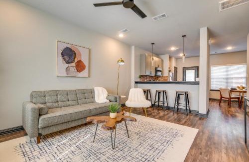 College Station Apartment | Newly Built Corner Hideaway 3 Mi to Texas A and M