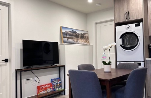 Sunset House | NEWLY BUILT Cozy Central 2-BR Hidden Gem