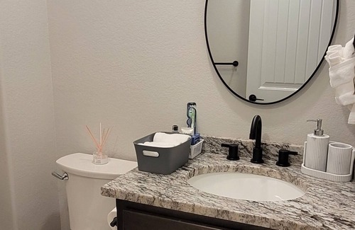 Joplin House | Newly Built Cozy Retreat close to shopping and restaurants