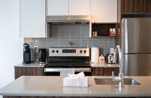 Aldershot House | Newly Built Home ~ Burlington ~ Comfort ~ Cozy