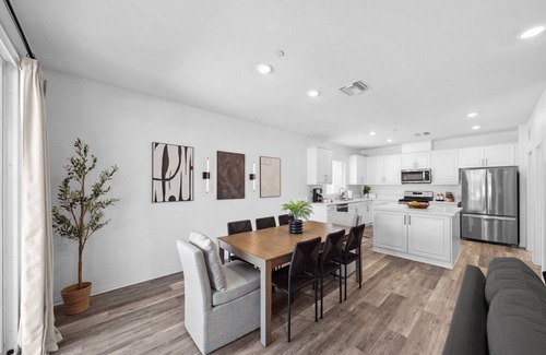 Riverside House | Newly Built Home in Riverside Close to UCR/DTWN