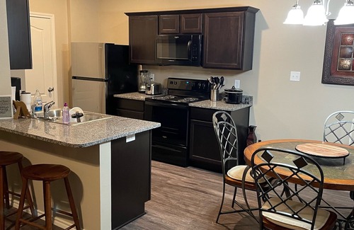 Murchison House | Newly built home . Minutes from Canton !