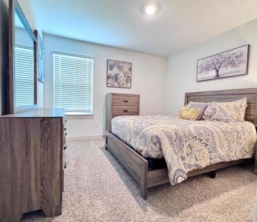 Voth House | Newly built home Spacious & Comfortable 4BR 2BA