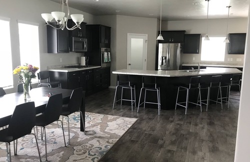 South Weber House | Newly Built Home With 6 Bed/3.5 Bath! 15 minutes to Lagoon, HAFB, and Snowbasin!
