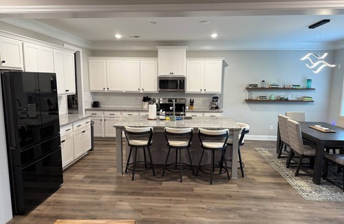 Grovetown House | Newly built home with modern decor and spacious rooms for entertaining!