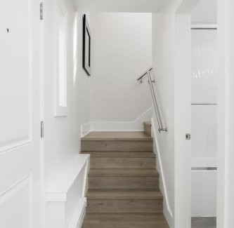 Knight Apartment | Newly built Laneway Home 1 BD Centrally located