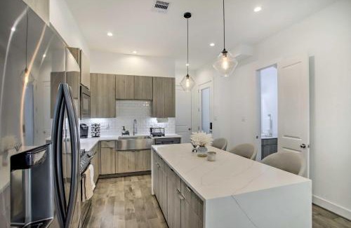 Houston House | Newly-Built Luxury Galleria Area Townhome!