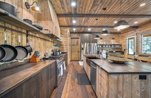 Island Park Cabin | Newly Built Luxury Yellowstone Retreat:6 Acres, Fire Pit,Private Decks,Heat & AC