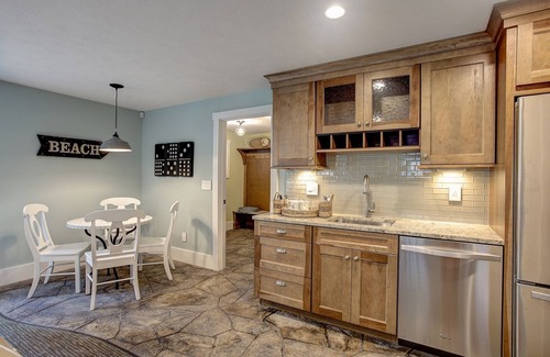 Mayfield House | Newly Built Luxury Lakefront Cottage with Fire Pit, Dock, Game Room