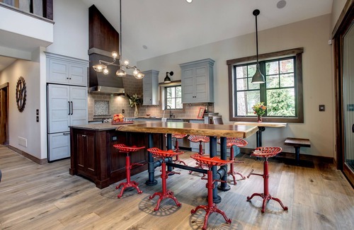 Mayfield House | Newly Built Luxury Lakefront Lodge With Sandy Beach,Kayak/SUPs, Dock