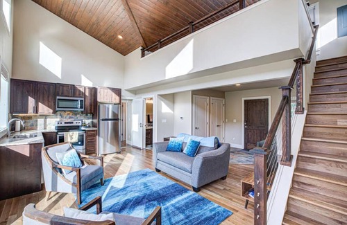 Brightwood Ski Chalet | Newly built Modern Chalet at Mt. Hood Village