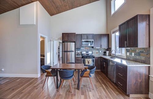 Brightwood Ski Chalet | Newly built Modern Chalet at Mt. Hood Village