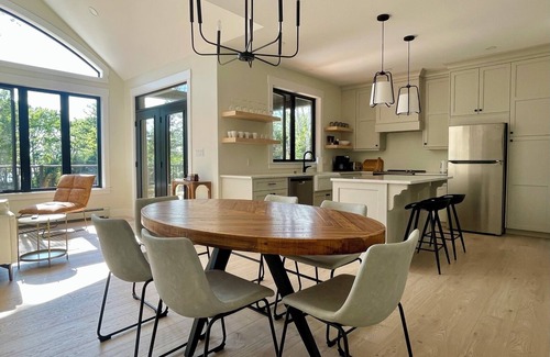 Bayview Cottage | Newly built, modern cottage 5 min to National Park