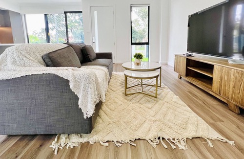 Austral House | Newly Built Modern 3 Br Home in Austral