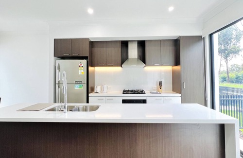 Austral House | Newly Built Modern 3 Br Home in Austral