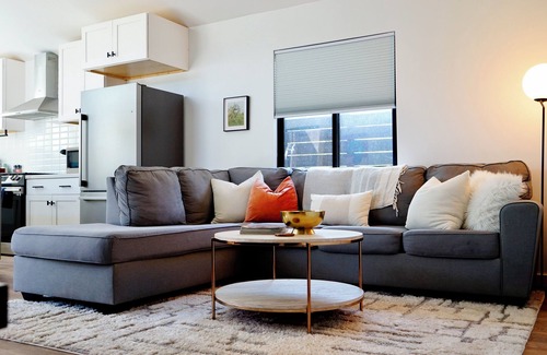 Mira Mesa House | Newly Built, Modern Guest House
