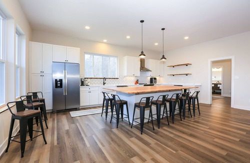 New Market House | Newly Built Mountain Views-Private Trail Access to Shenandoah National Forest