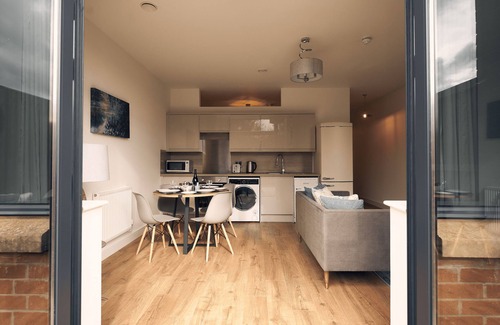 Hungerford Apartment | Newly Built One Bedroom Apartment with Patio