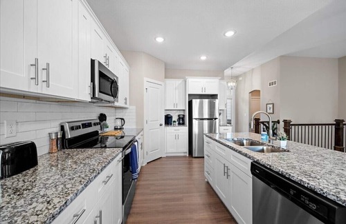 Blue Township House | Newly Built Ranch 4Bdr/3bath Style Home | Creek