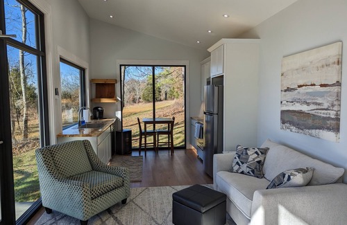 Hopkinsville House | Newly built Tiny Home in a peaceful setting with lovely views!