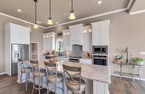 Kerens House | Newly Built Waterfront Lakehouse w/Private Pier