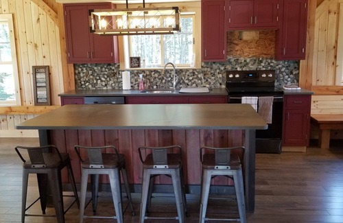 Cooperstown House | Newly constructed Timber Frame home on 7 acres only 4.5 miles from Dreams Park!