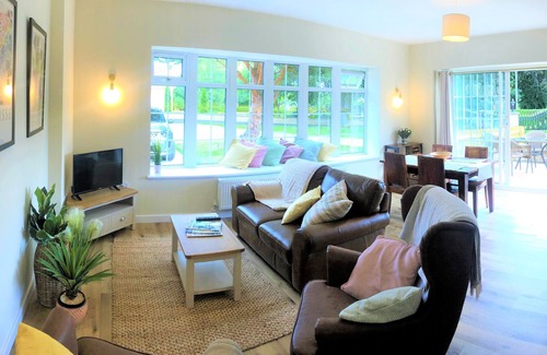 Long Riston House | Newly Converted Bar Lodge in Village location