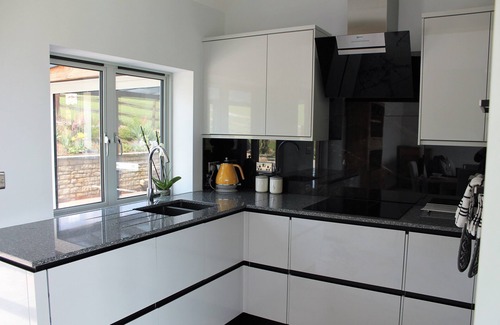 Dursley House | Newly converted pigsty with amazing views. One small dog welcome.
