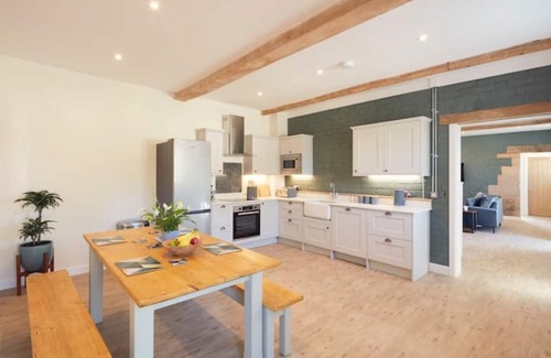 Haresfield House | Newly Converted Stables at Stunning Cotswold Farm