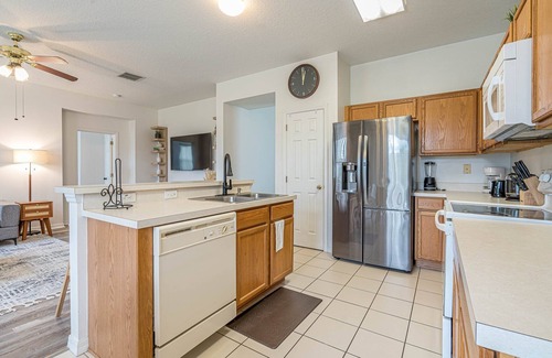 Windwood Bay House | Newly decorated 4 bedroom Pool Home w/2 Masters, Games Room & Conservation View. Near Disney