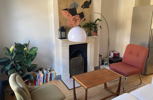 The Lane Apartment | Newly done 2-bed, 2-bath flat in Peckham, SE London.