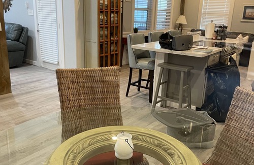Crystal Beach House | Newly Enlarged Cozy Cottage-5 Min. walk to the beach. Great Gulf Views!